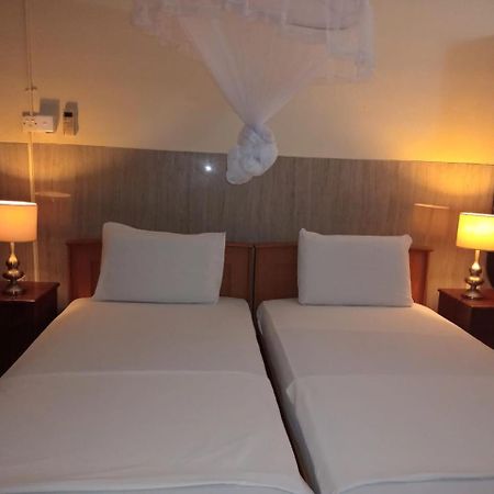 Milano Tourist Rest Hotel Anuradhapura Buitenkant foto