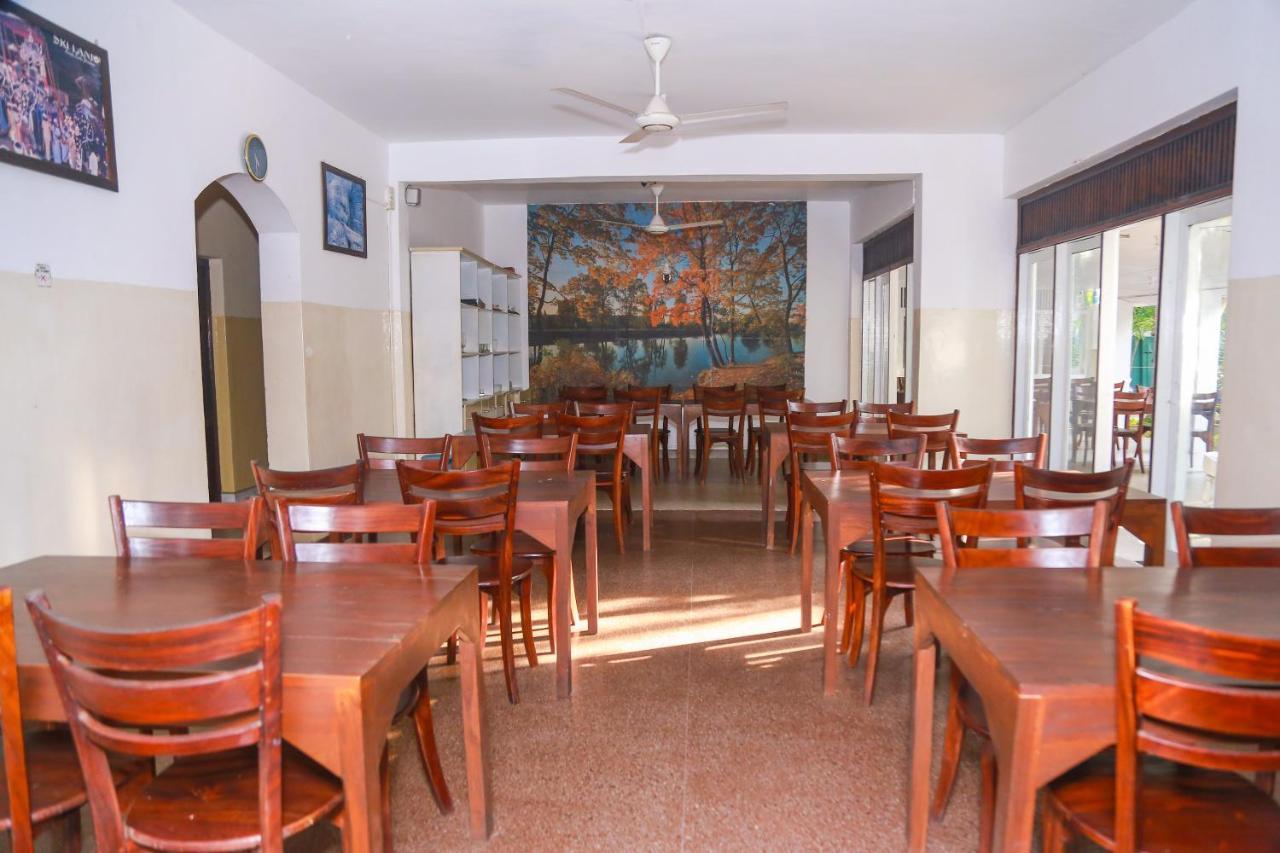 Milano Tourist Rest Hotel Anuradhapura Buitenkant foto