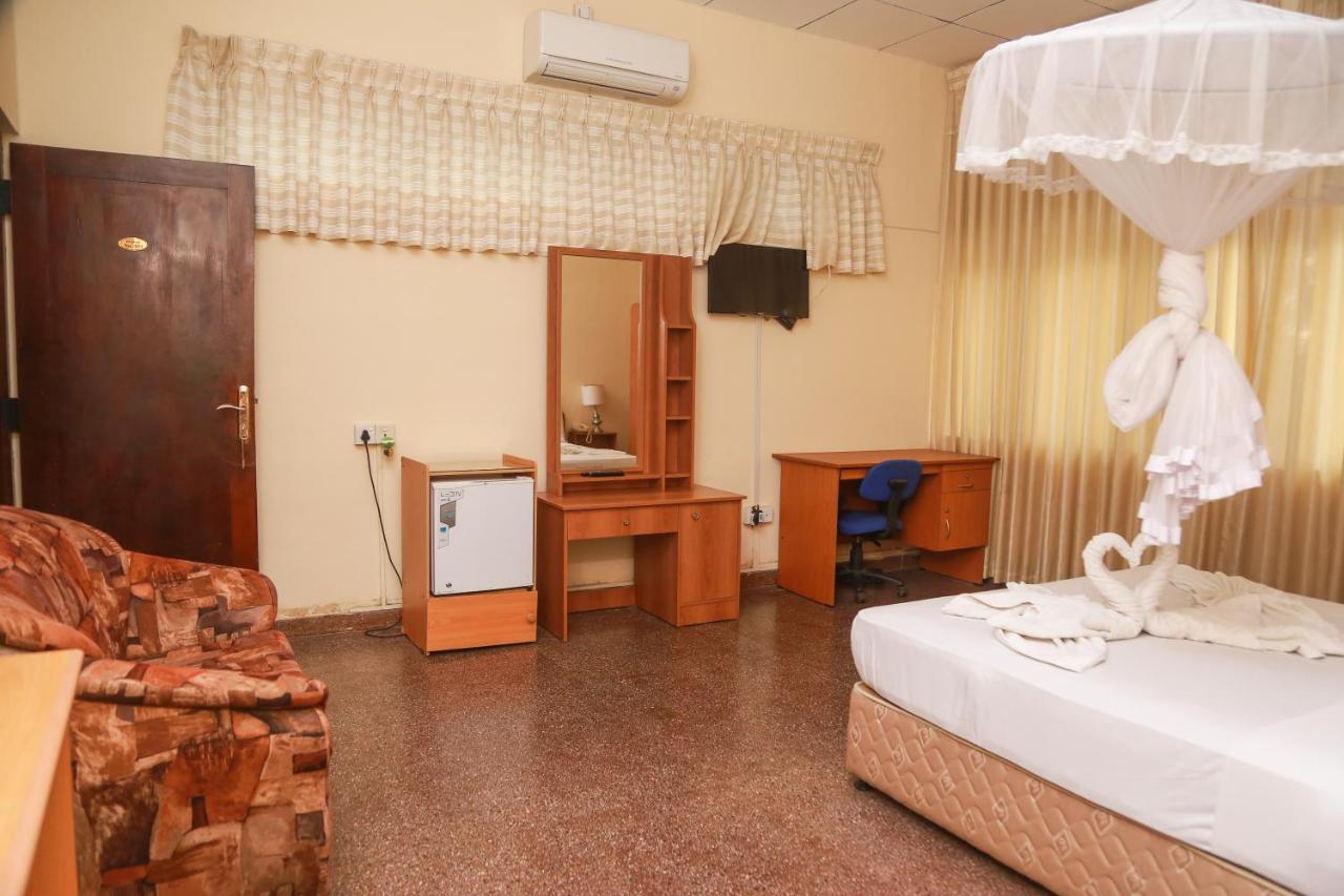 Milano Tourist Rest Hotel Anuradhapura Buitenkant foto