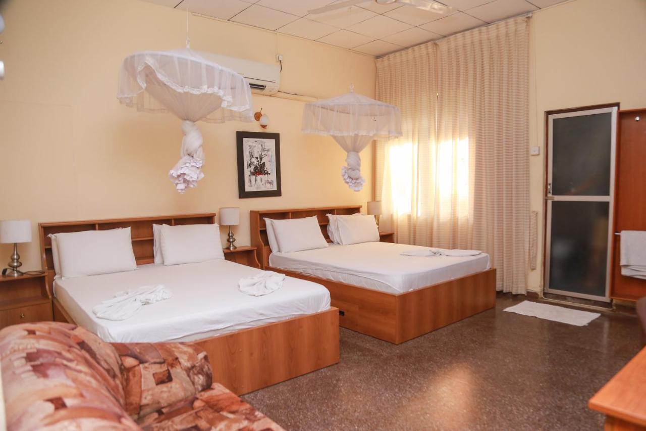Milano Tourist Rest Hotel Anuradhapura Buitenkant foto