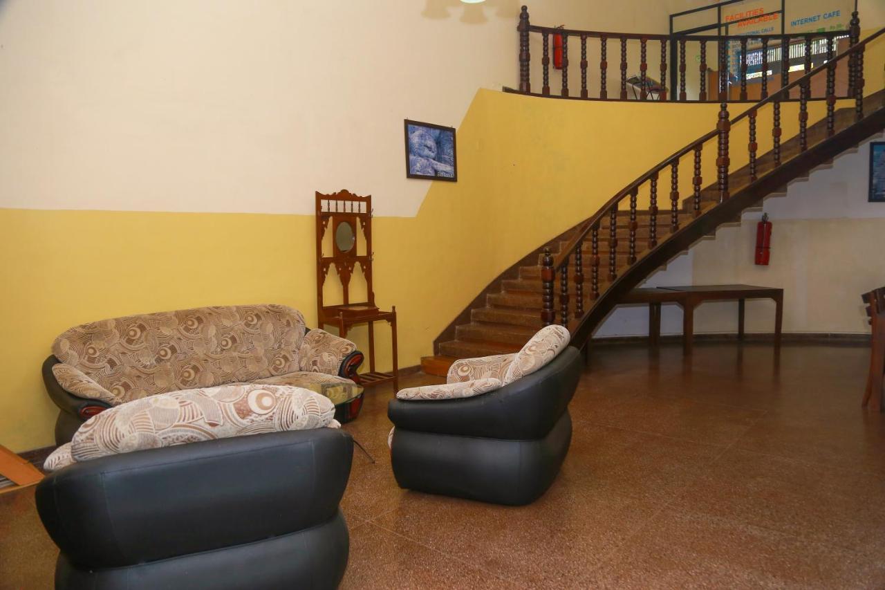 Milano Tourist Rest Hotel Anuradhapura Buitenkant foto