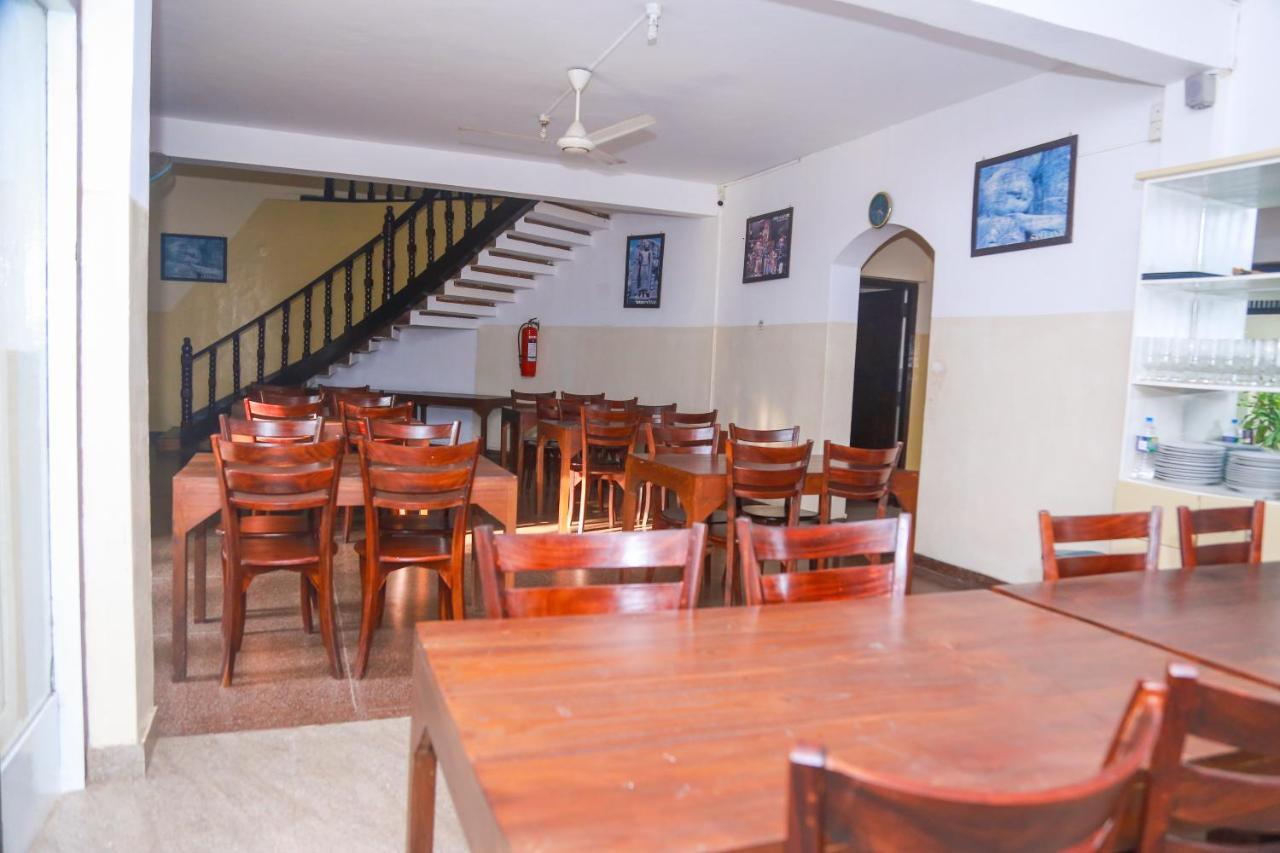 Milano Tourist Rest Hotel Anuradhapura Buitenkant foto