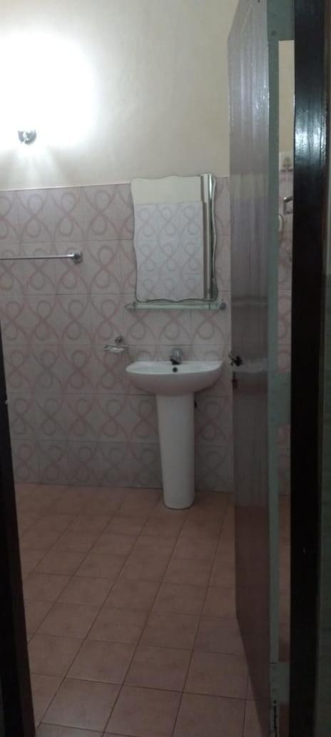Milano Tourist Rest Hotel Anuradhapura Buitenkant foto