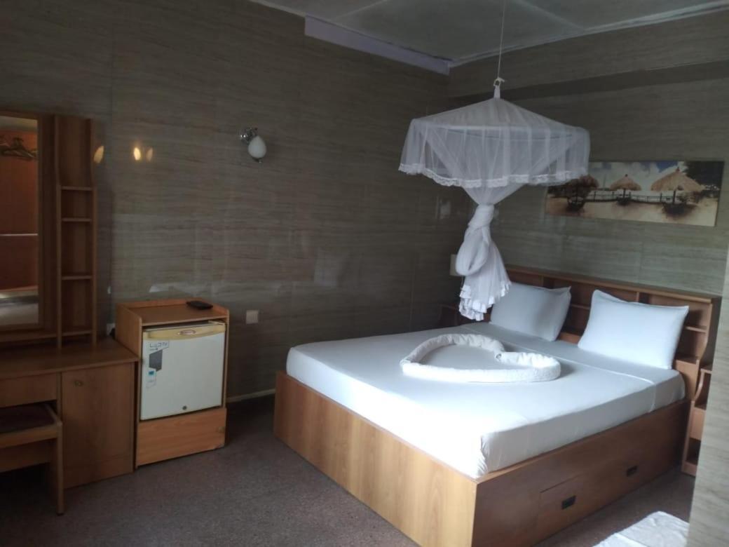 Milano Tourist Rest Hotel Anuradhapura Buitenkant foto