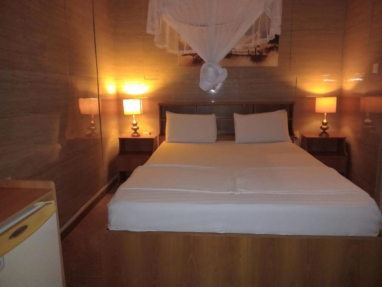 Milano Tourist Rest Hotel Anuradhapura Buitenkant foto