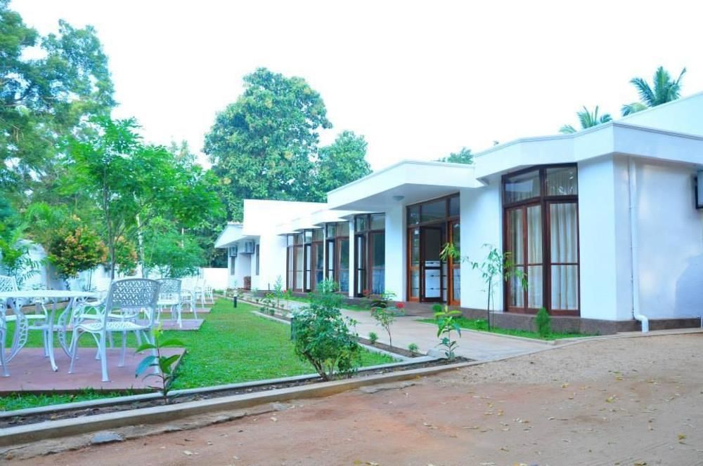 Milano Tourist Rest Hotel Anuradhapura Buitenkant foto