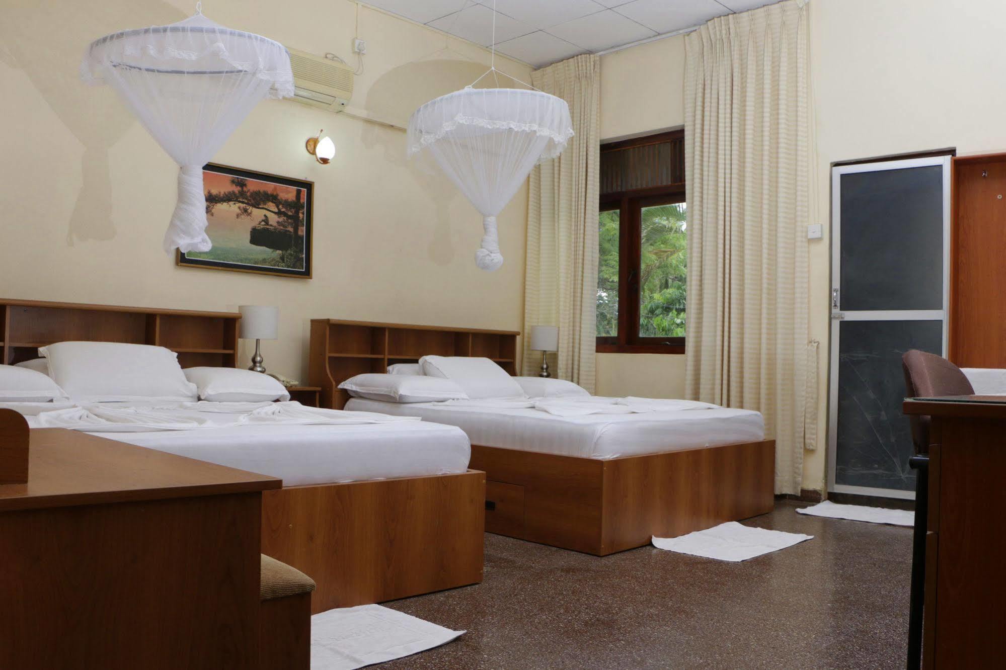 Milano Tourist Rest Hotel Anuradhapura Buitenkant foto