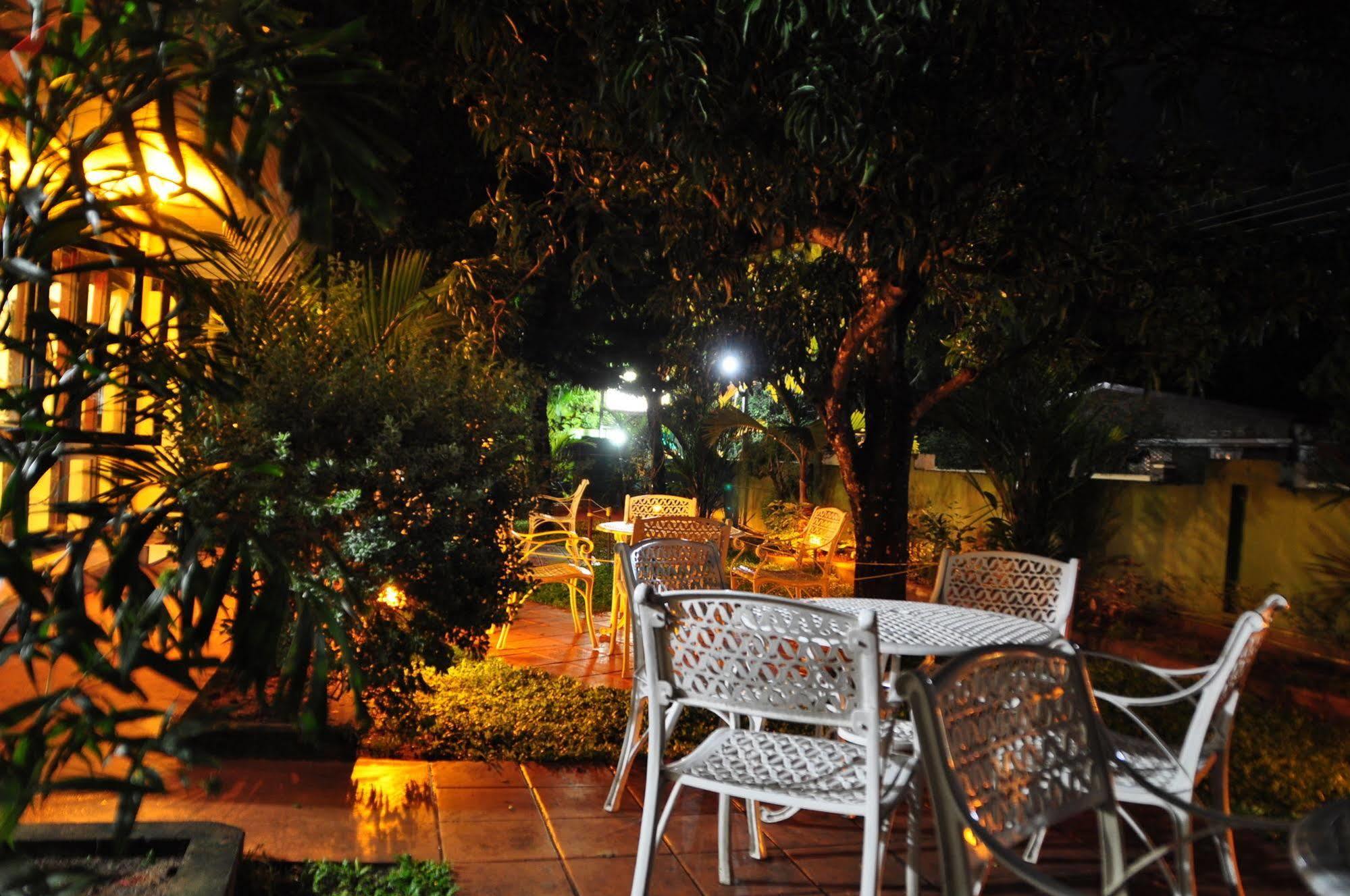 Milano Tourist Rest Hotel Anuradhapura Buitenkant foto