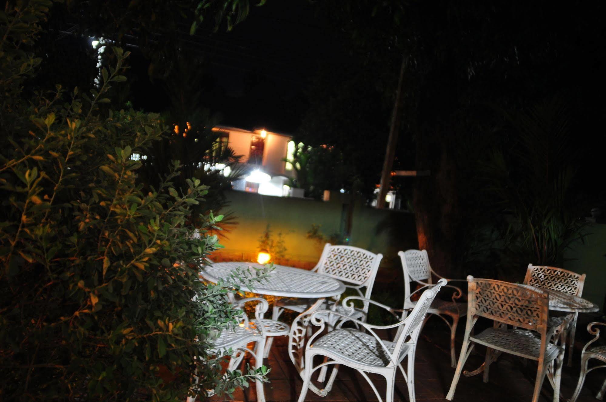 Milano Tourist Rest Hotel Anuradhapura Buitenkant foto