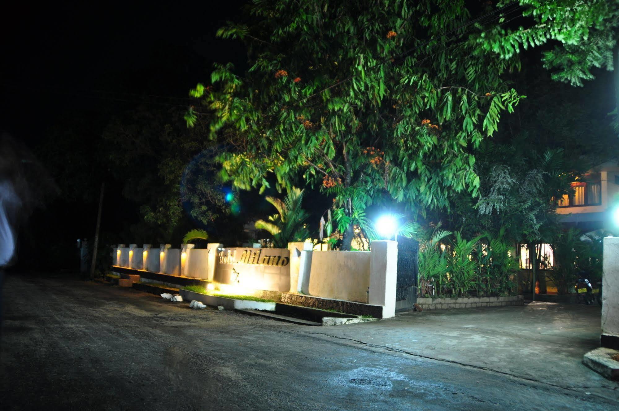 Milano Tourist Rest Hotel Anuradhapura Buitenkant foto