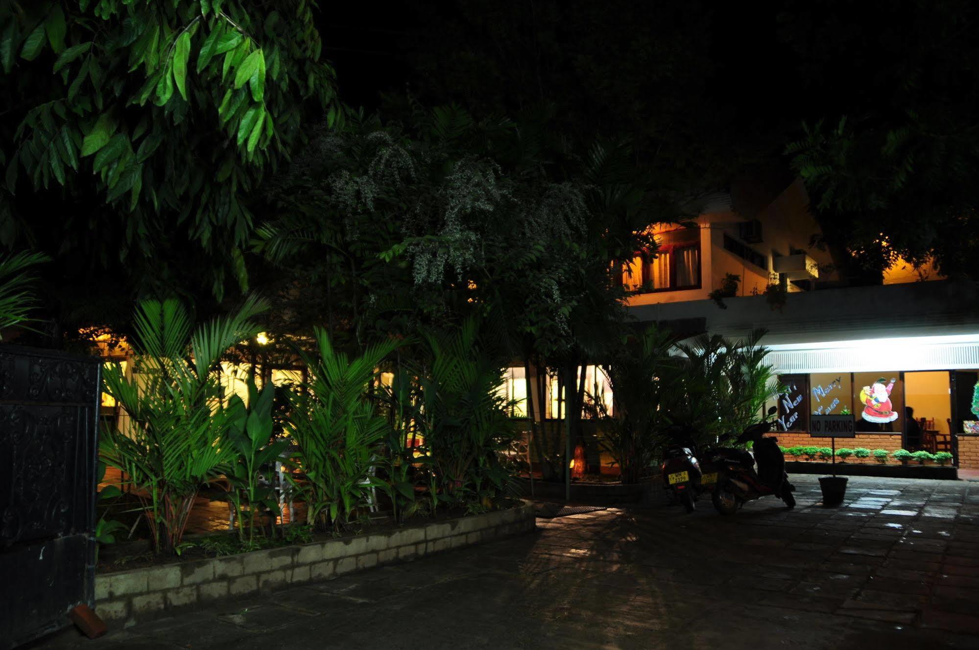Milano Tourist Rest Hotel Anuradhapura Buitenkant foto