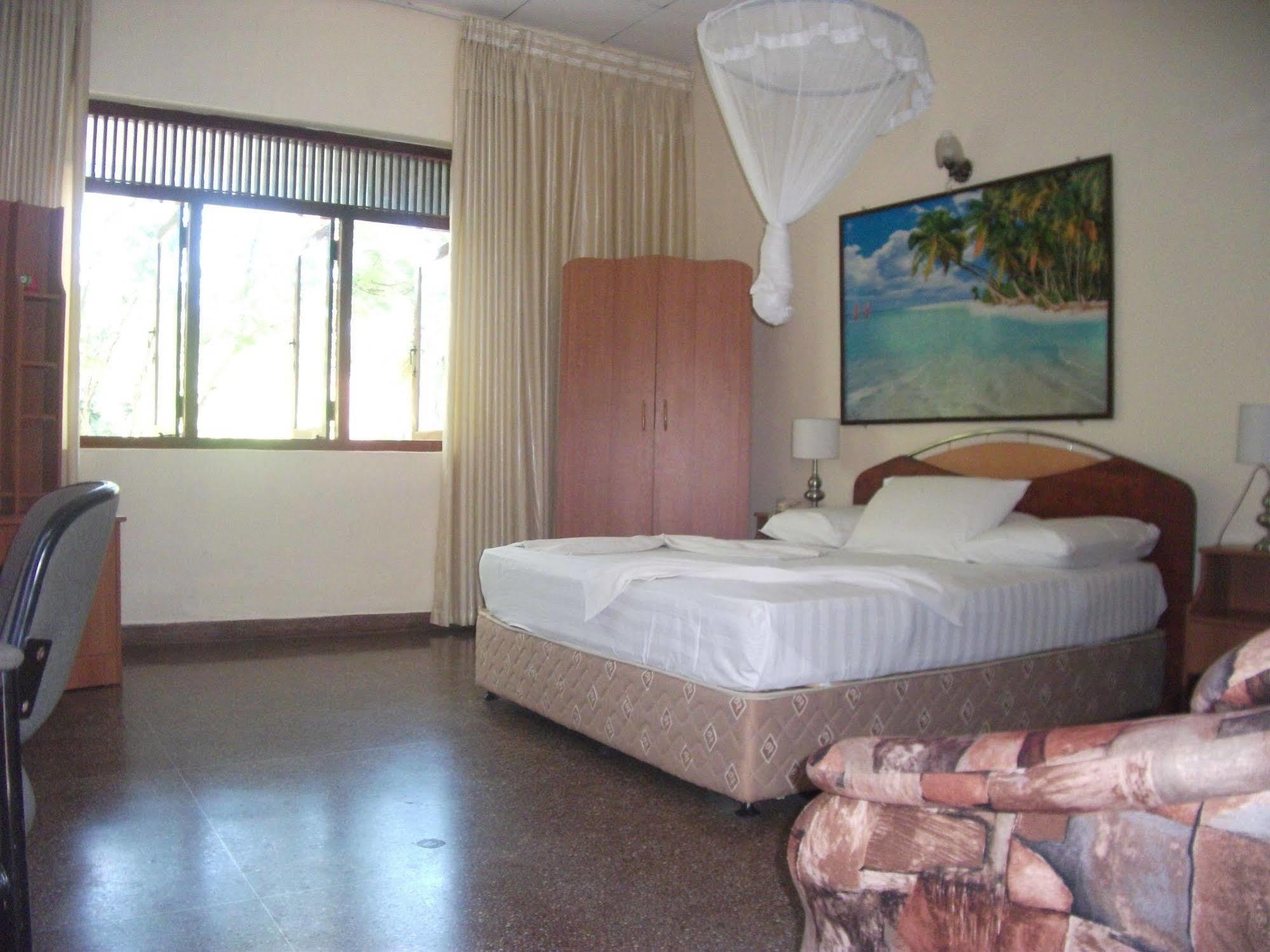 Milano Tourist Rest Hotel Anuradhapura Buitenkant foto