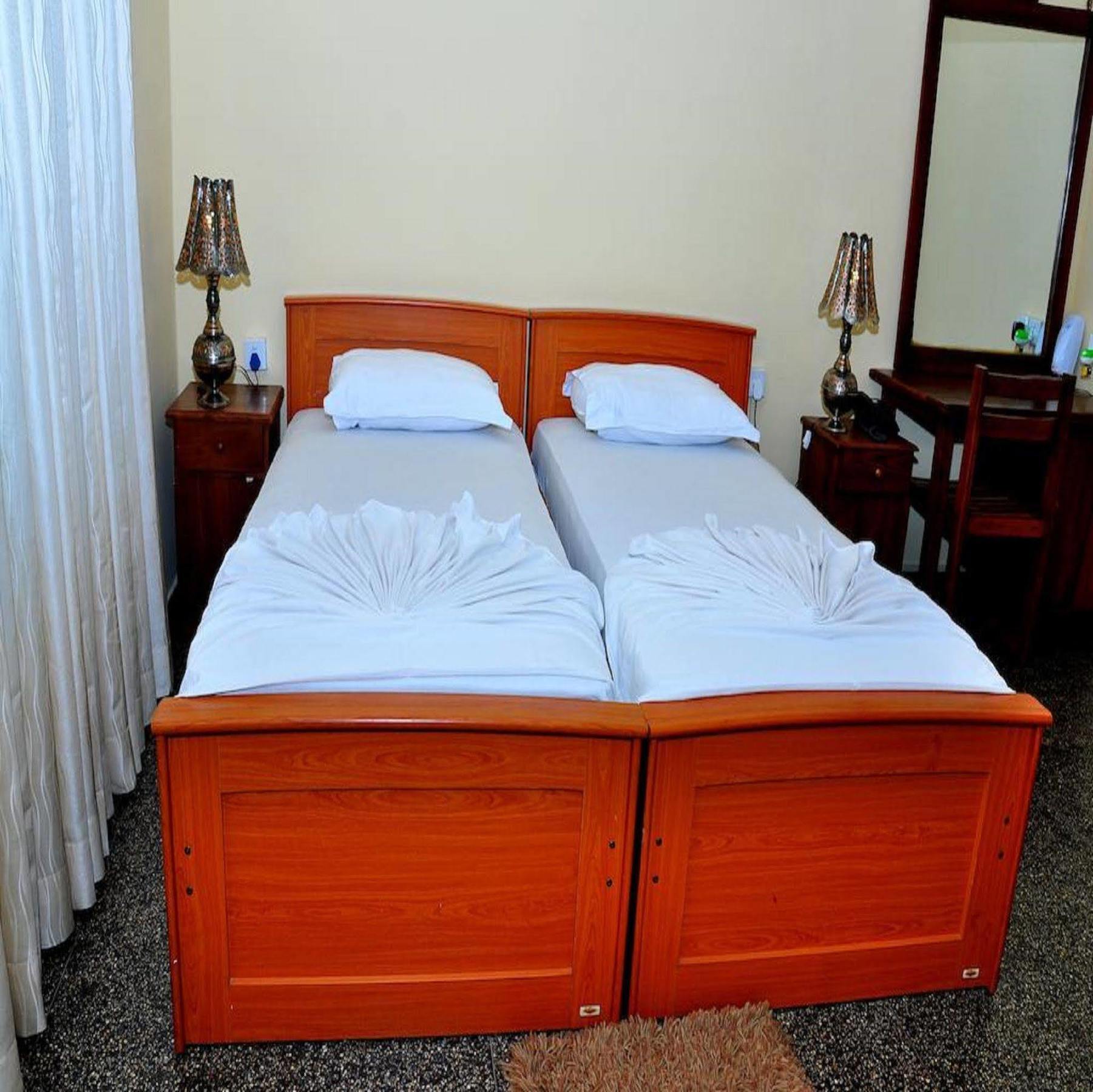 Milano Tourist Rest Hotel Anuradhapura Buitenkant foto