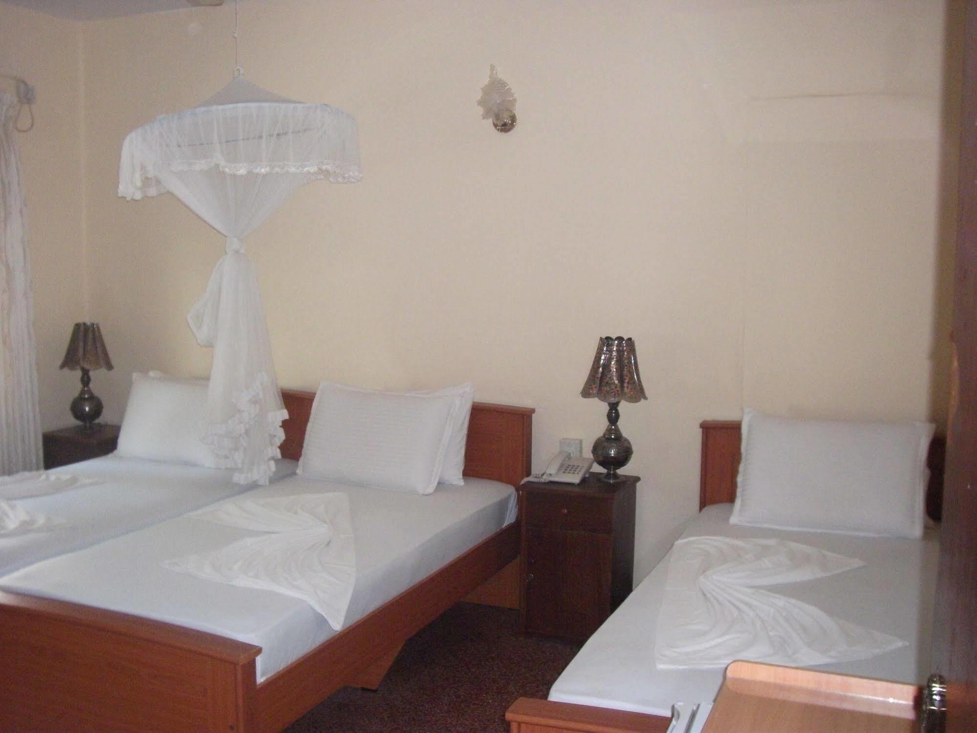 Milano Tourist Rest Hotel Anuradhapura Buitenkant foto